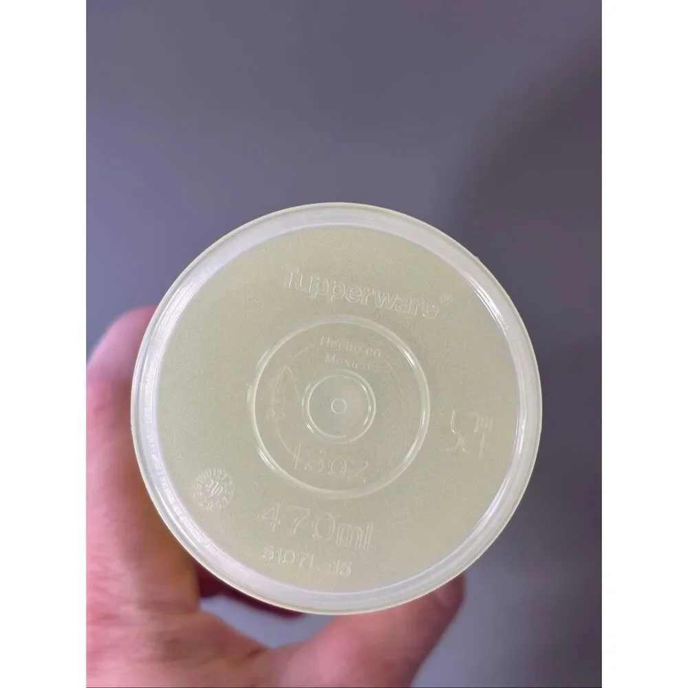 Tupperware Tumbler Cup w/ Flip-Top Seal 16 Ounces Tropical print yellow